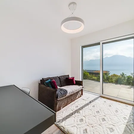 Modern 5-star In Glion - Underfloor Heating Villa